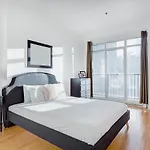 Downtown Apartments On De La Montagne
