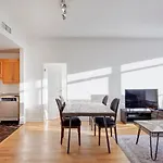 Downtown Apartments On De La Montagne