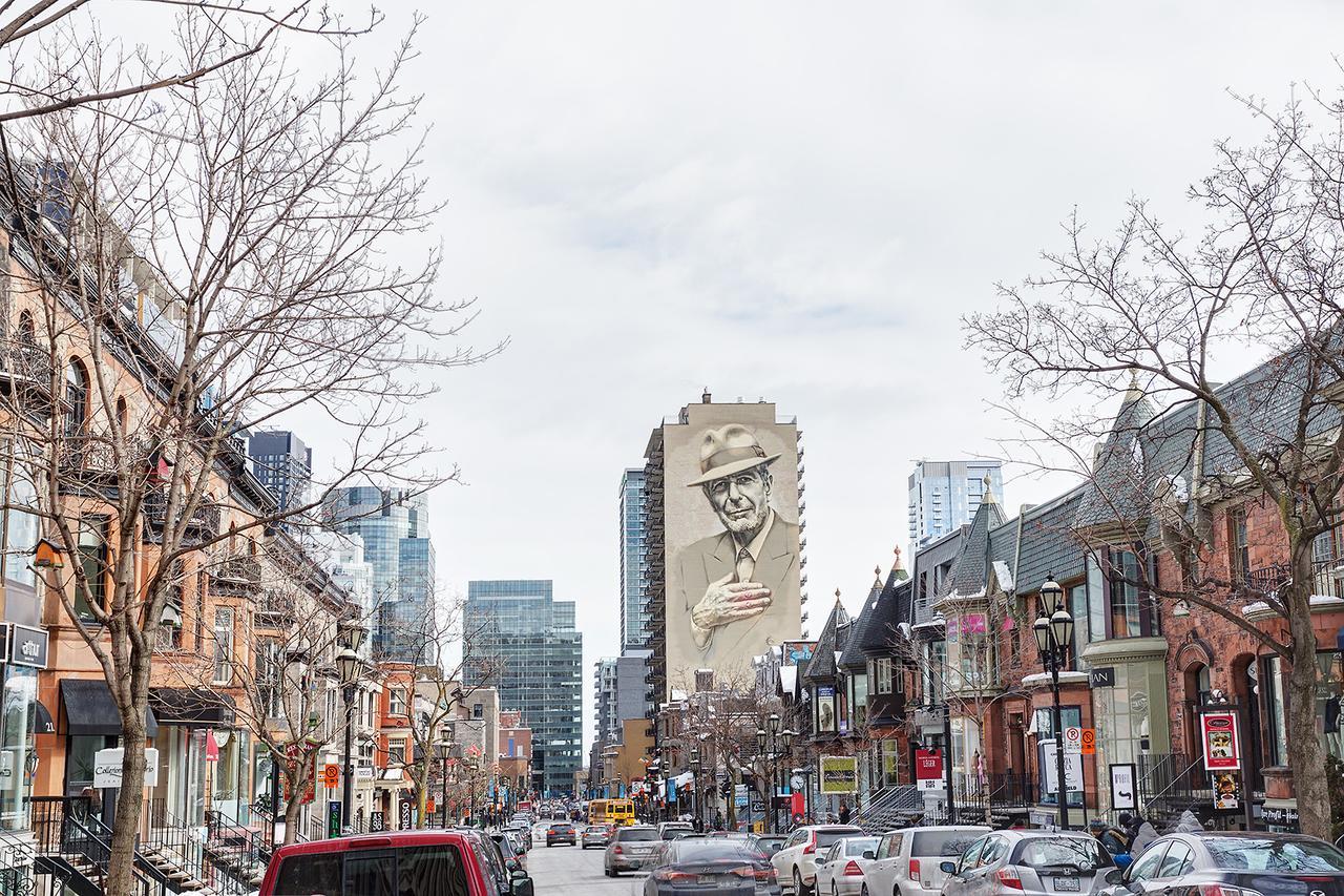 Downtown On De La Montagne