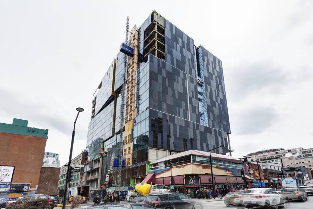 Downtown On De La Montagne Montréal